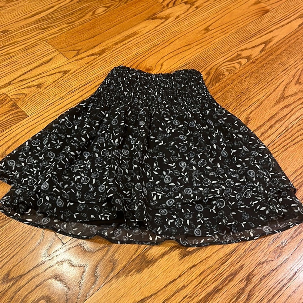 Aqua Woman’s Floral Black Skirt Size XS